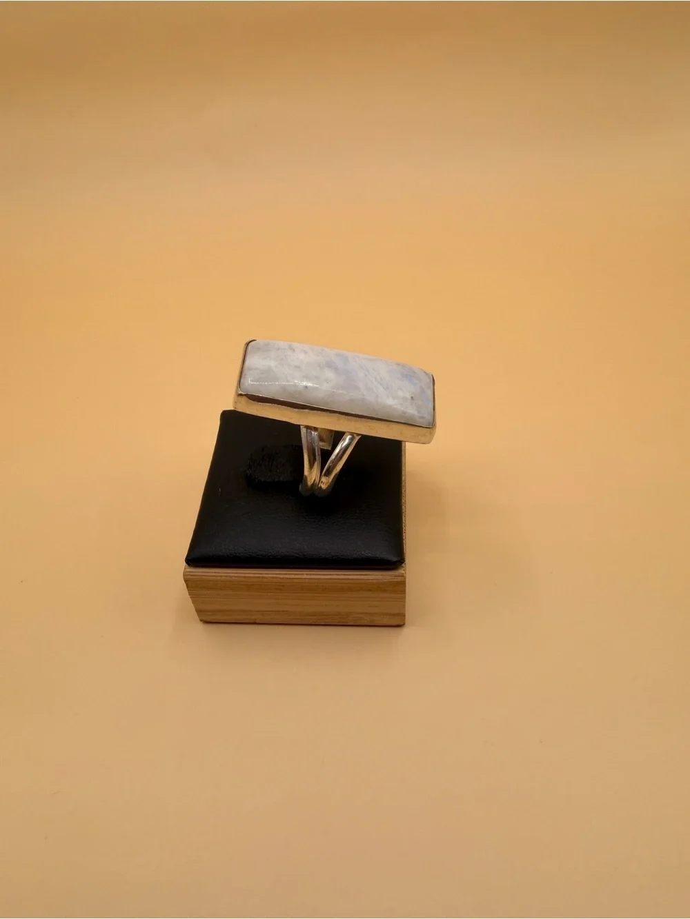 925 Sterling Silver Large Moonstone Ring Size 7.